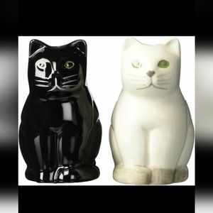 Mr. MJs Sitting Cat Salt and Pepper Shaker Set